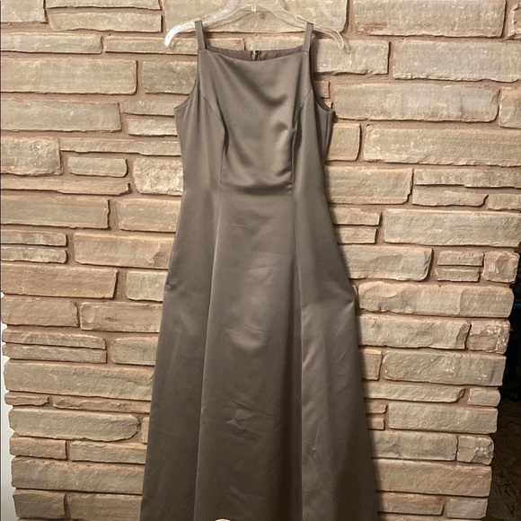 ABS Evening by Allen Schwartz Elegant Olive Green Satin Maxi Dress Size 6 - Picture 3 of 12